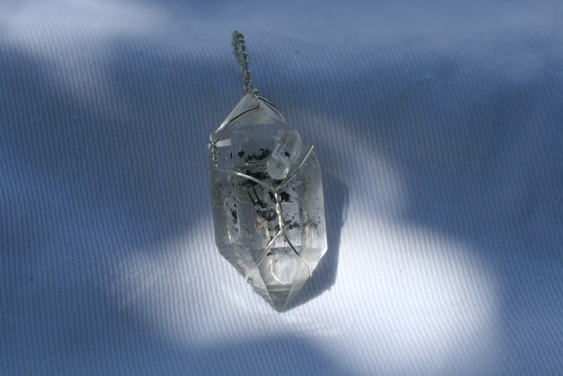 Tibetan Quartz Pendant cleansing of the auric field and chakra balancing, purification and spiriutual attunement 5240